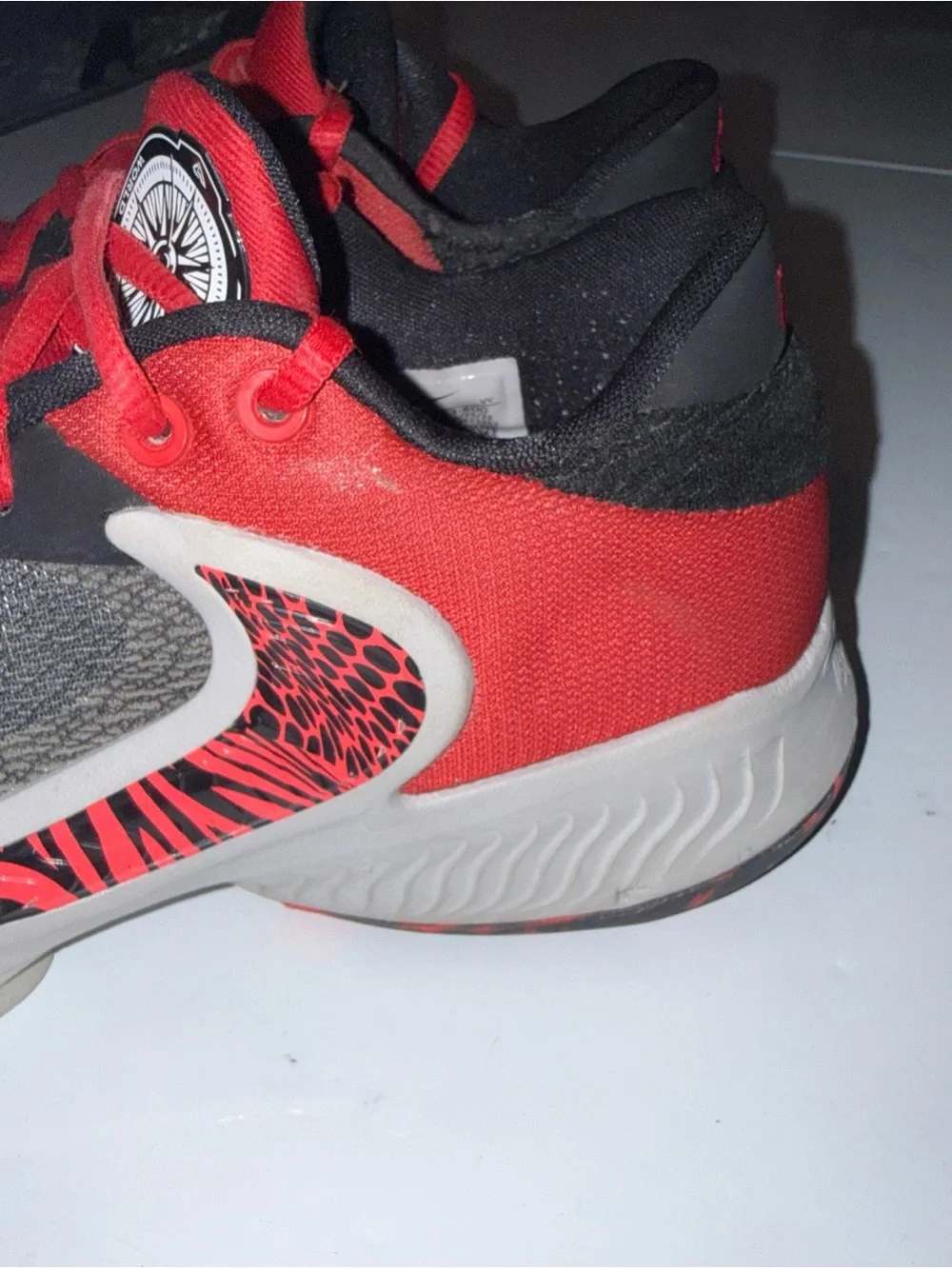 Nike Freak 4.5Y Boys Basketball Sneakers Red Black White  DQ0553-600